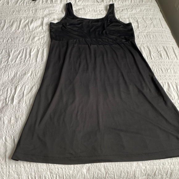 Columbia Sportswear Freezer III black dress. Perfect for days by the water. M🖤 - Picture 7 of 15